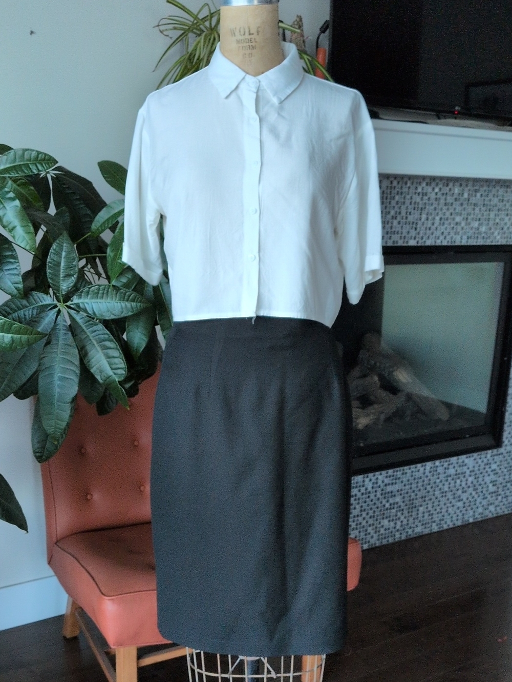 Classic Virgin Wool Black Pencil Skirt - Women's Tailored Office Skirt with top